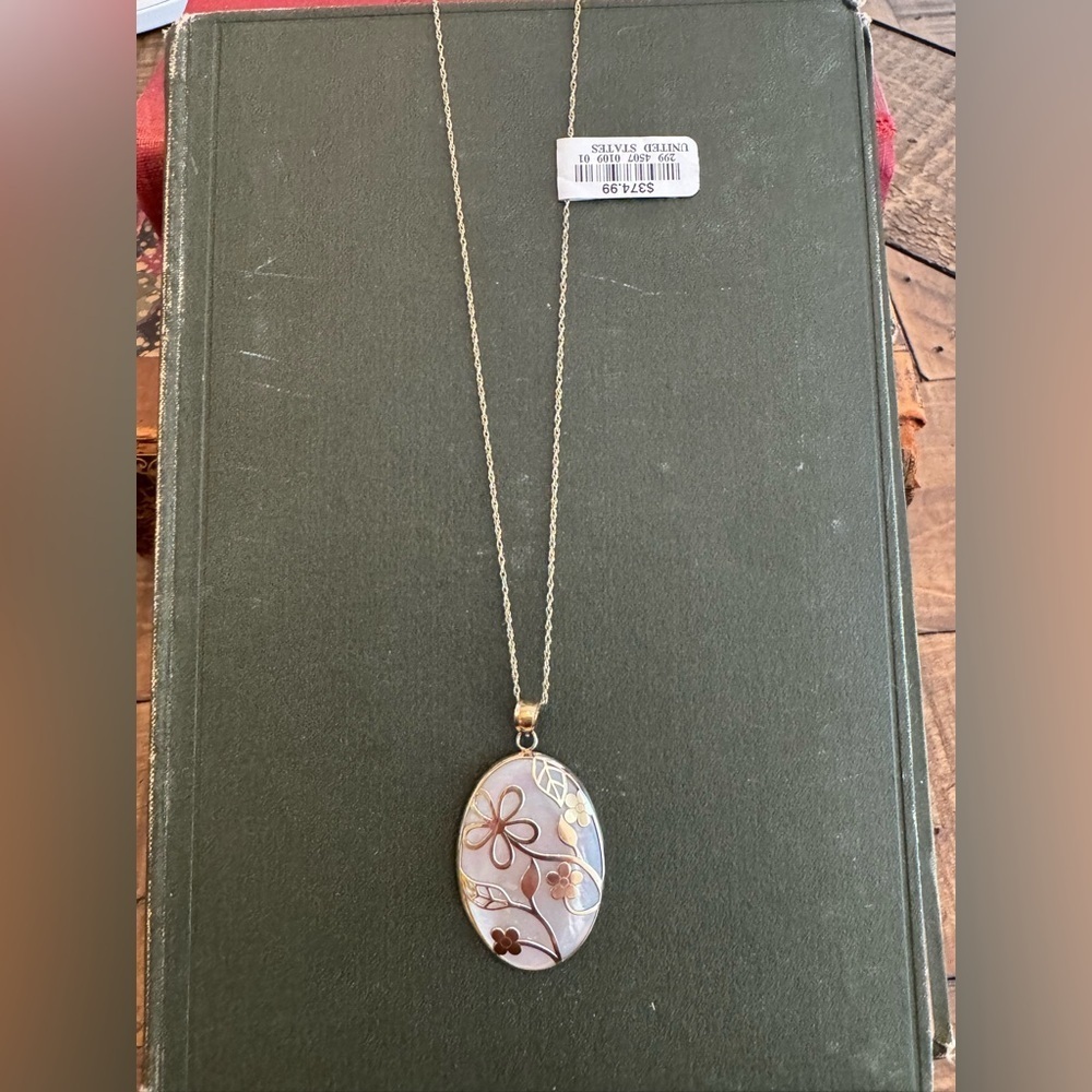 NWT Mother of Pearl 18in 925/14k Yellow Gold Bonded Pendant Necklace